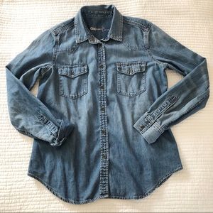 Gap cowgirl chambray top. Size L